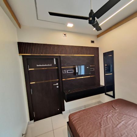 Sundar Lodge Tiruppatur Buitenkant foto