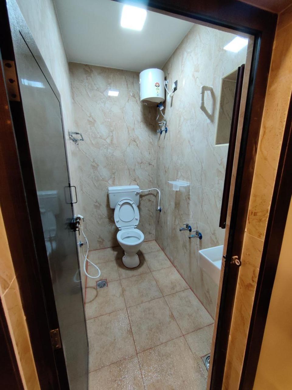 Sundar Lodge Tiruppatur Buitenkant foto