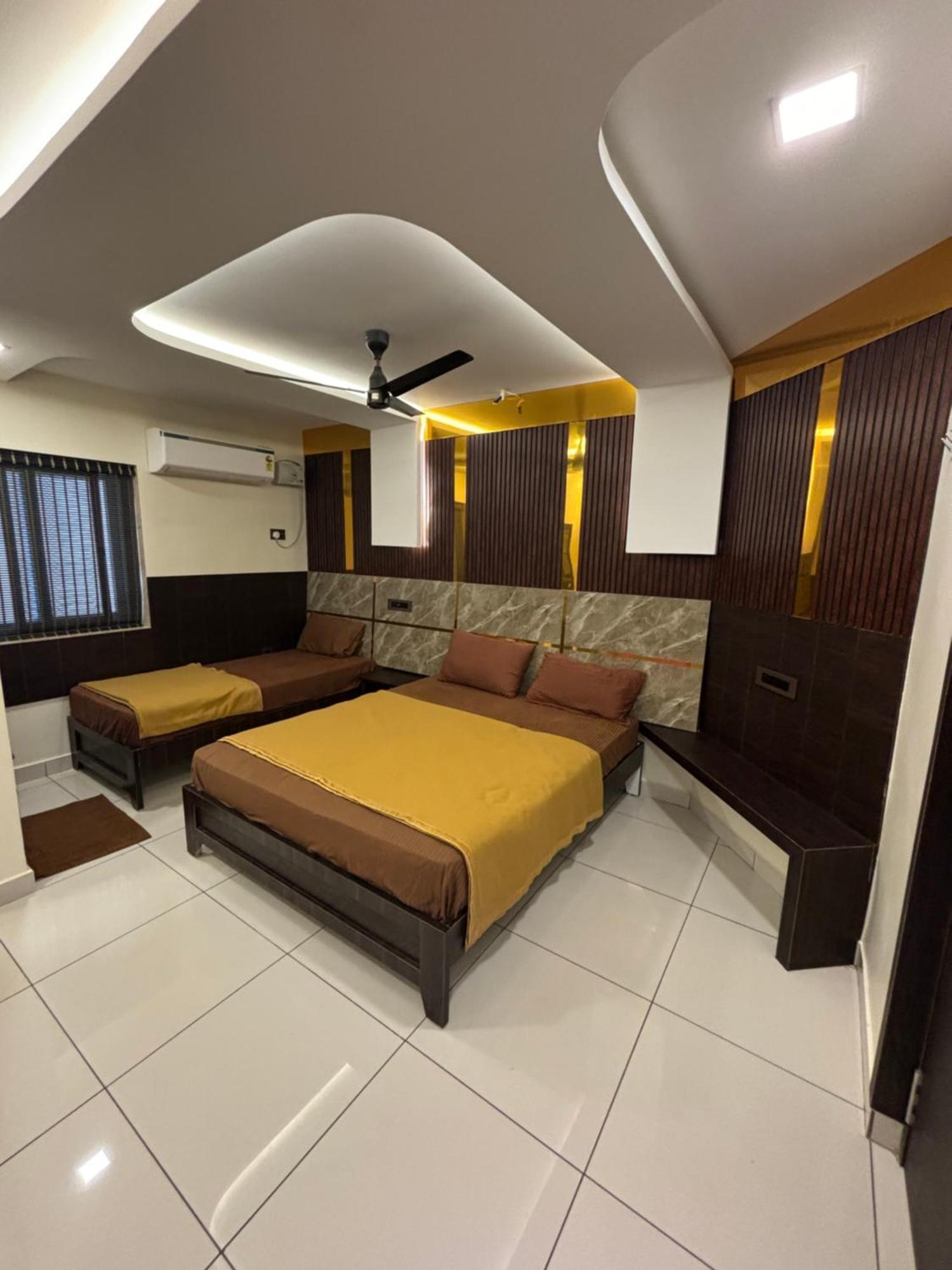 Sundar Lodge Tiruppatur Buitenkant foto