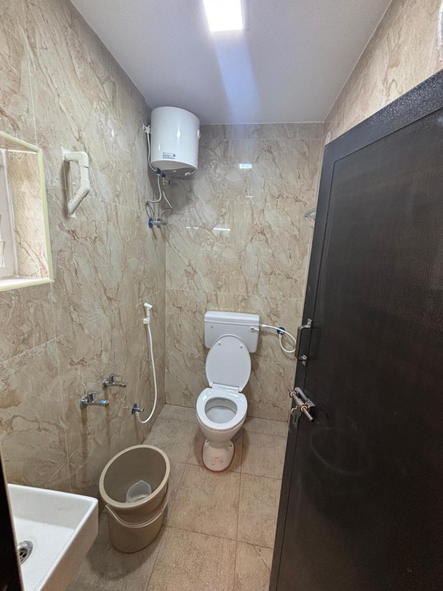 Sundar Lodge Tiruppatur Kamer foto